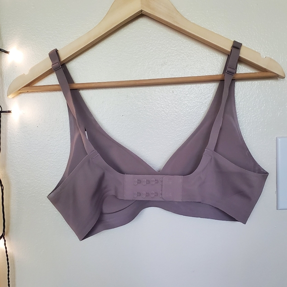 Seamless Lingerie Second Skin Plunge Bras - Picture 5 of 11